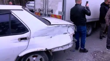Bağcılar’da Park Halindeki Kamyonun Kontrolsüz Sürüklenişi 8 Aracı Vurdu