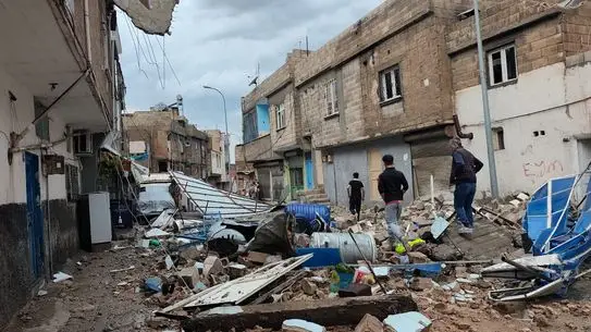 Birecik’te Şiddetli Fırtına ve Dolu: Sürüklenen Restoran ve Panik Anları