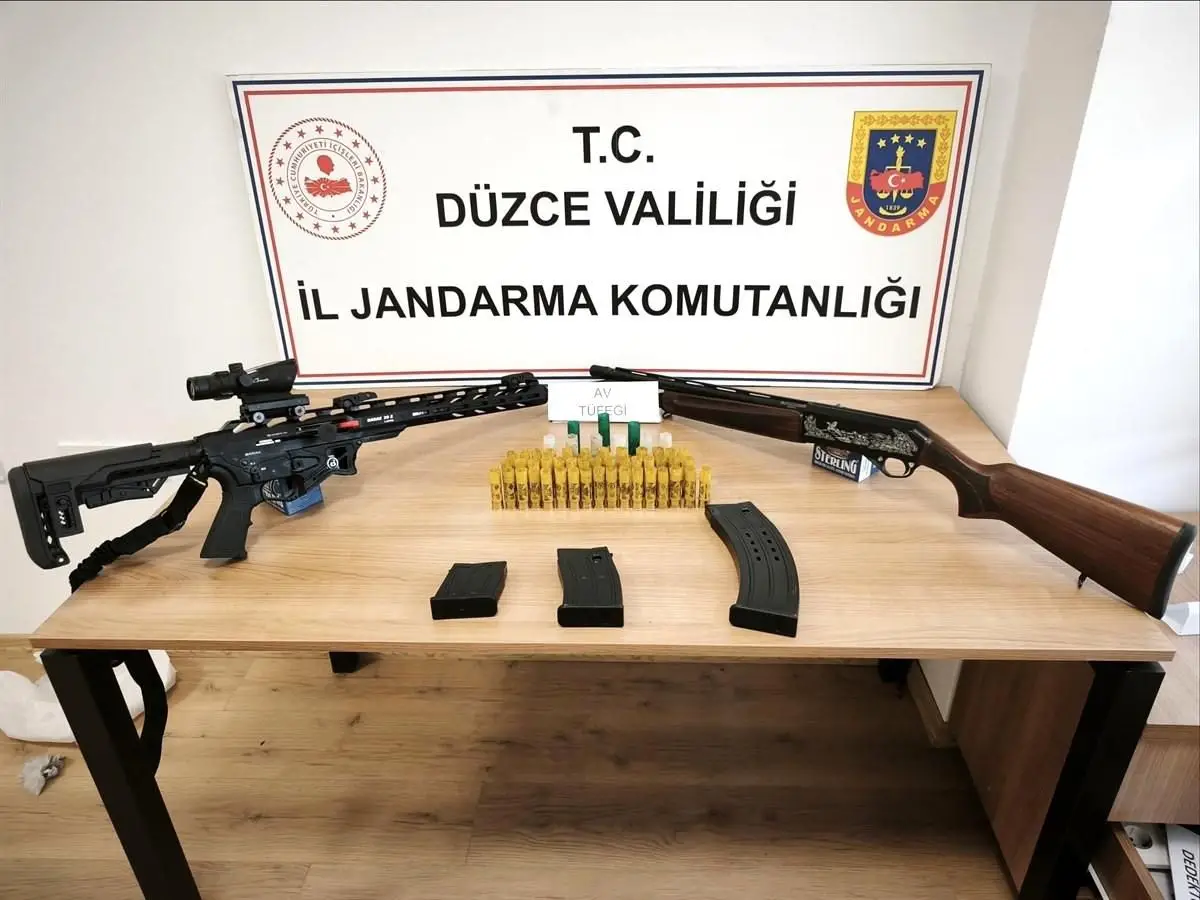 Düzce'de Jandarma Operasyonu: Havaya Ateş Açan İki Şahıs Yakalandı