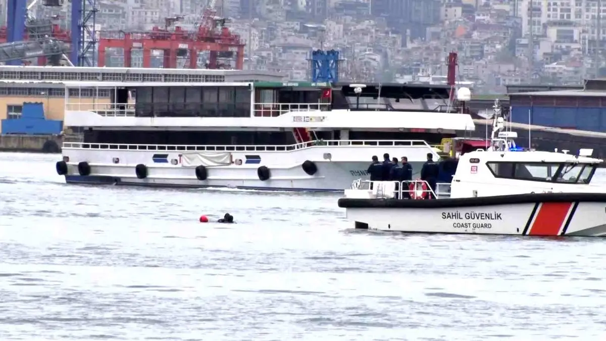 Kadıköy Vapuru'nda Kayıp Kadın İçin Deniz ve Kıyı Arama Çalışmaları Sürüyor