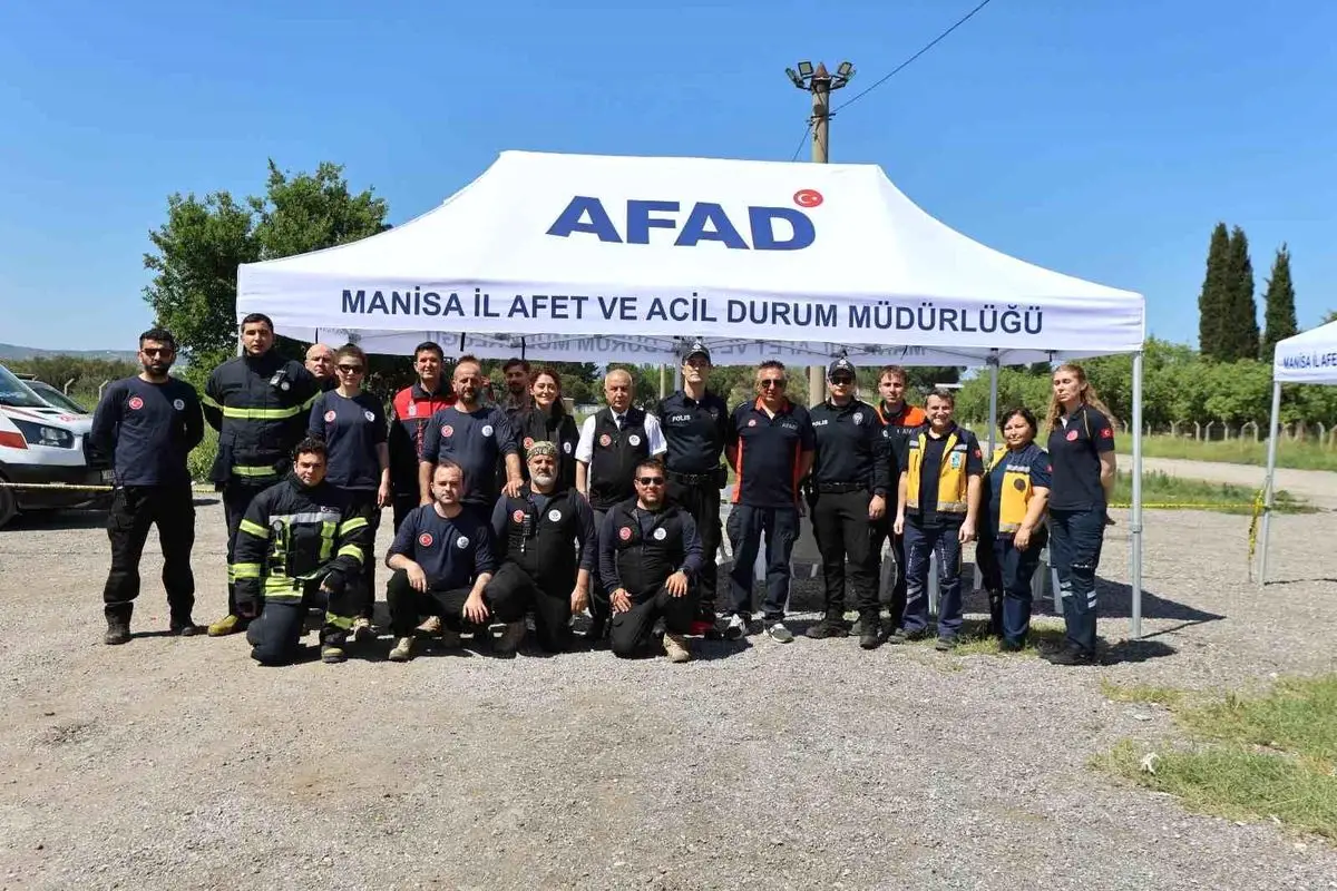 Alaşehir'de Yüksek Riskli Baraj Patlaması Tatbikatı Gerçekçi Görüntülerle İzleyicileri Büyüledi