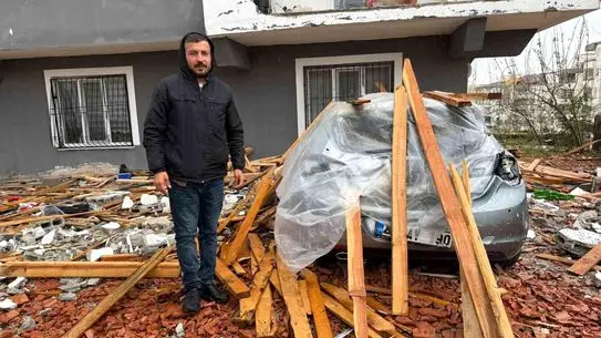 Gaziantep’te Süper Hücre Fırtınası: Çatılar Uçtu, Araçlar ve Evler Ağır Hasar Aldı