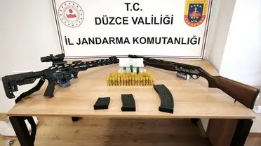 Yakalanan şüphelilerin fotoğrafı