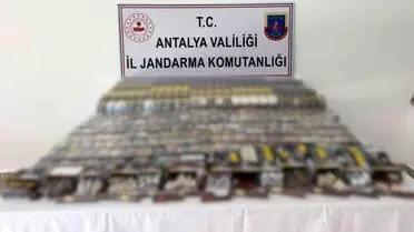 Ele geçirilen kaçak sigara paketleri