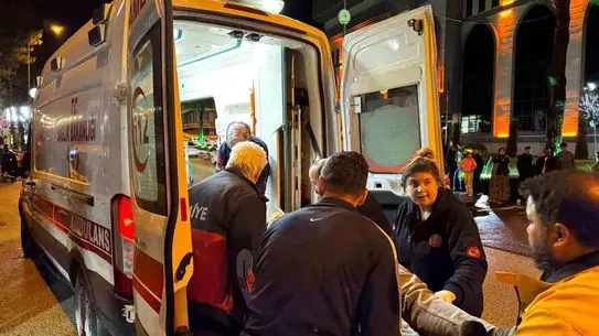 Osmaniye Düziçi'de İki Araç Çarpıştı: 3 Kişi Yaralı