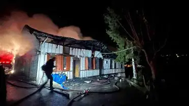 Trabzon Hayrat'ta Ev Yangını: 75 Yaşındaki Kadın Duman Zehirlenmesi Nedeniyle Hayatını Kaybetti