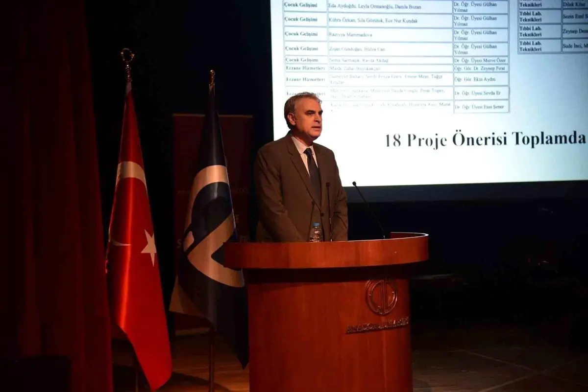 Eskişehir Anadolu Üniversitesi’nden Başarılı Öğrencilere Akademik Takdir Töreni