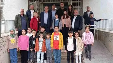 Dağıtılan kırtasiye malzemelerinin fotoğrafı
