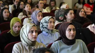 Seminerde öğretmenlerin katıldığı etkinlik fotoğrafı
