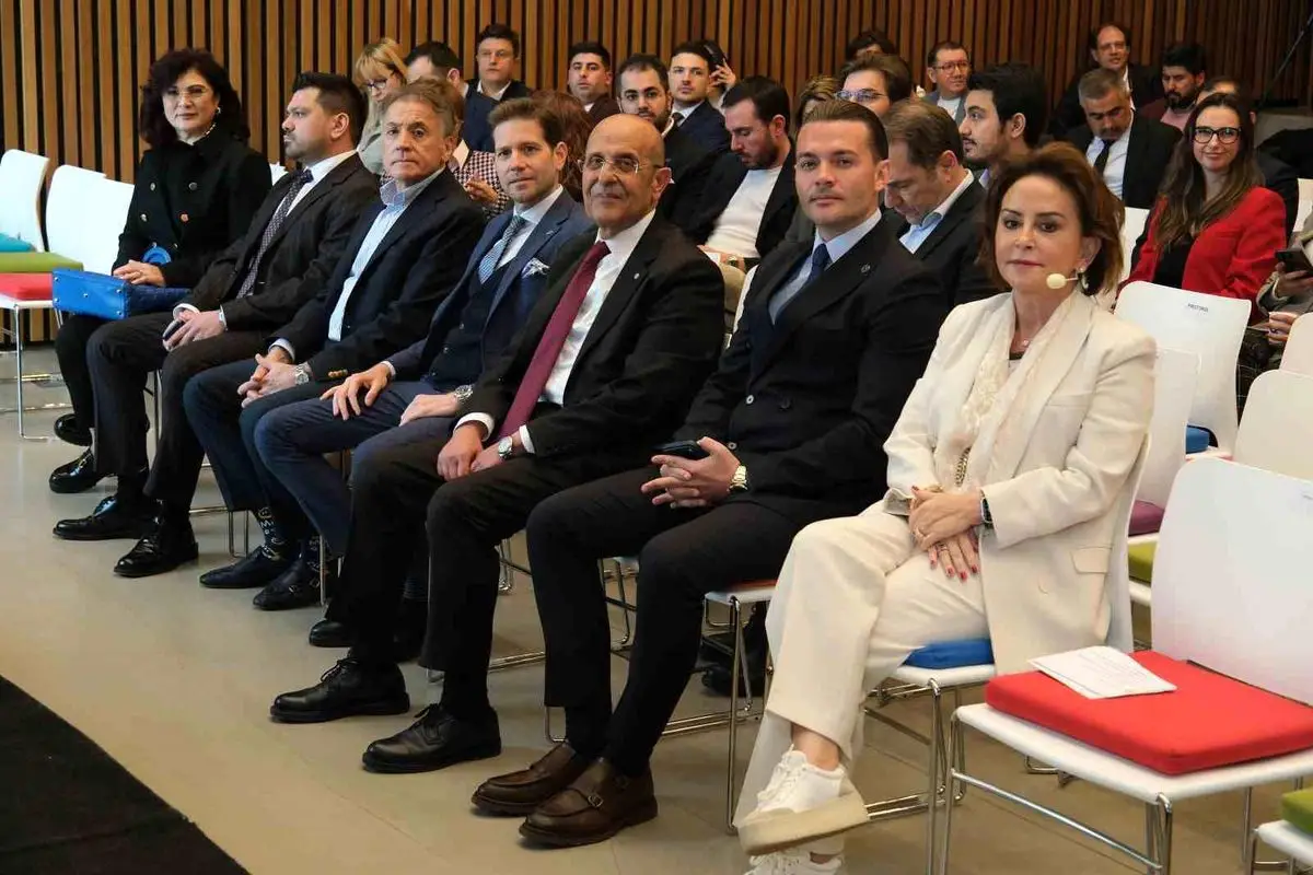 EGİAD Dönüşüm Sahnesi: İş Dünyasında Liderlik ve Sosyal Etki Stratejileri