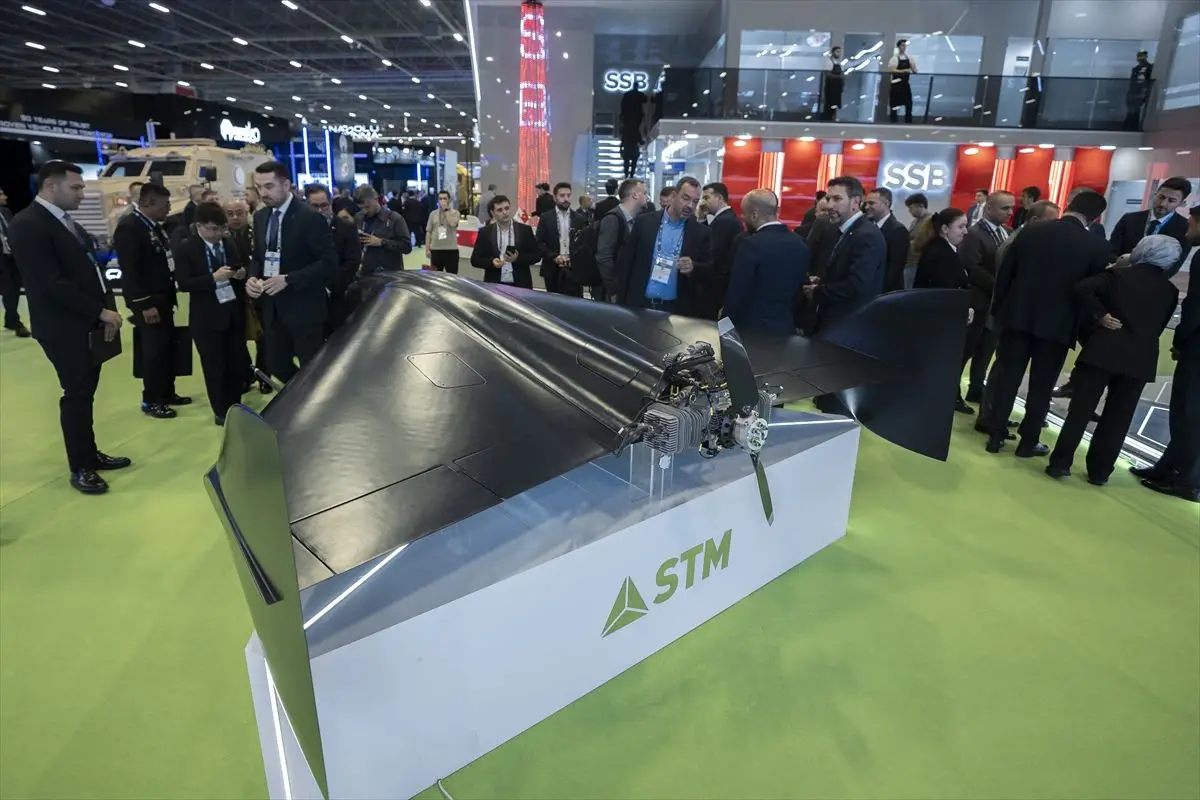 STM, 1000 km Menzilli KUZGUN Kamikaze İHA'yı SAHA 2026'da Tanıttı