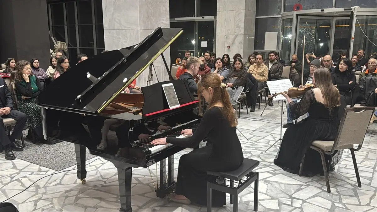Ars Essendi Üçlüsü, Afyonkarahisar Festivali'nde Beşinci Günü Büyüledi