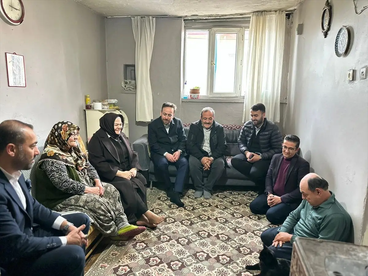 Eskişehir'in Sazova Mahallesi'nde AK Parti Milletvekili Gürcan'dan Halkla Buluşma