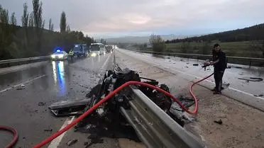 Afyonkarahisar’da Bariyer Çarpması Sonucu Sürücü Hayatını Kaybetti, 1 Kişi Yaralı