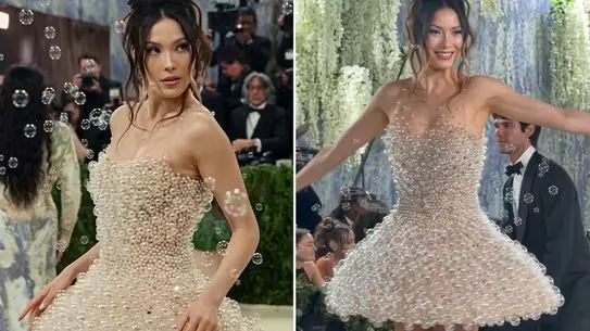 Met Gala’da 30 Kilo Ağırlığındaki Balonlu Elbise Sahneye Çıktı