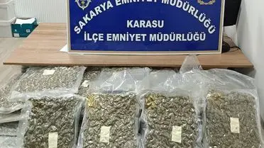 Ele geçirilen uyuşturucu paketleri