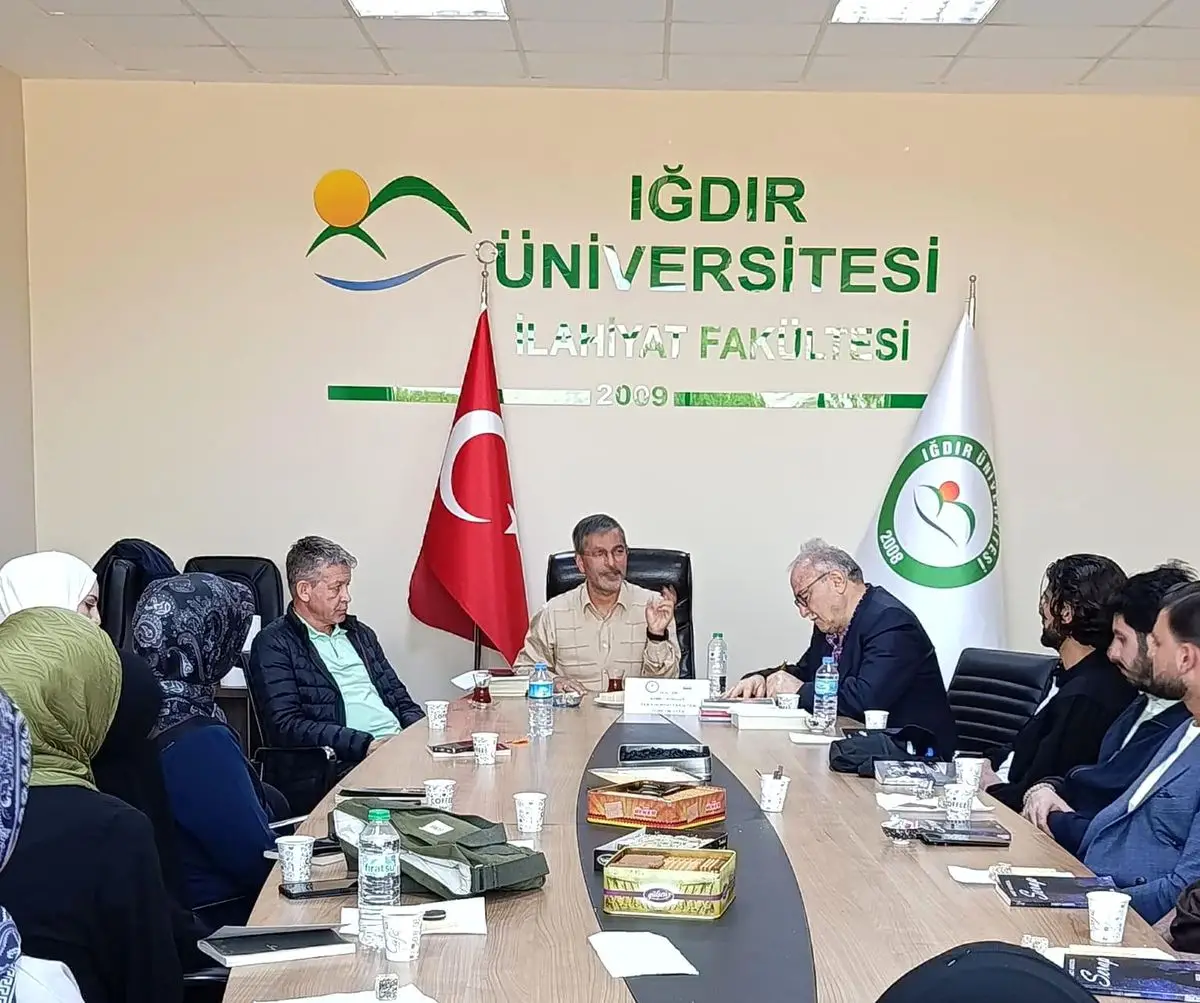 Iğdır Üniversitesi'nde 'Serap' Kitabı Üzerine Derinlemesine Söyleşi