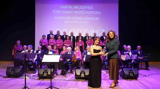 Kartal'da Anneler Günü Coşkusu: Şarkılarla Dolu Bir Kutlama