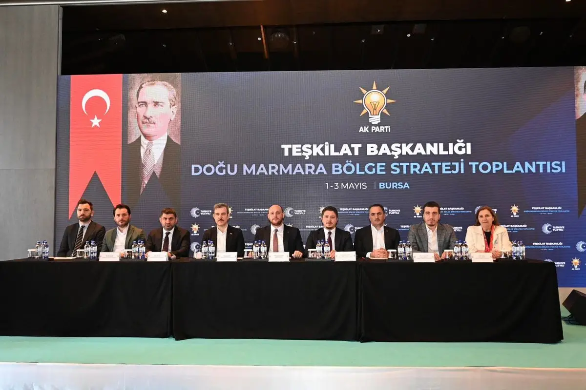 Büyükgümüş'ten CHP'ye Açıklama: Rekabet, Düşmanlık Değil