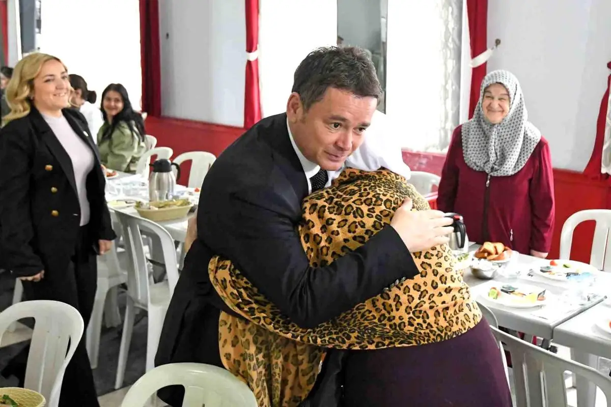 Aydın’da Sırameşeler Mahallesi’nde Vatandaşlarla Buluşma: Belediye Başkanı’nın Saha Ziyareti