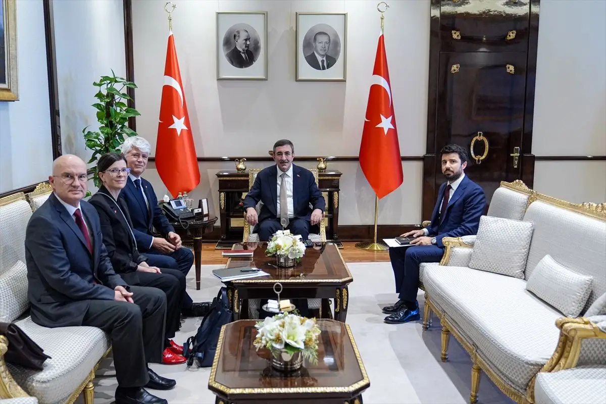 Cevdet Yılmaz, İsviçre Büyükelçisi ile Ticaret ve Sağlık İşbirliğini Görüştü