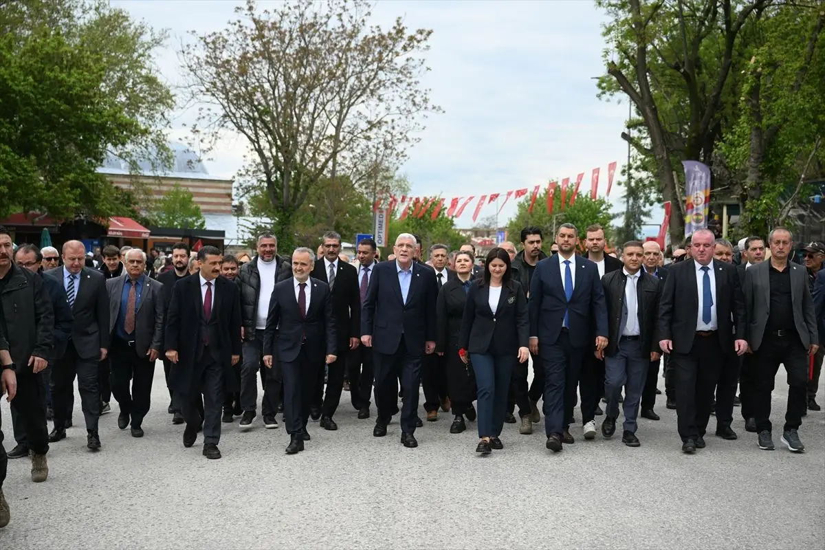 İYİ Parti Lideri Müsavat Dervişoğlu Edirne Belediyesi'ni Ziyaret Etti