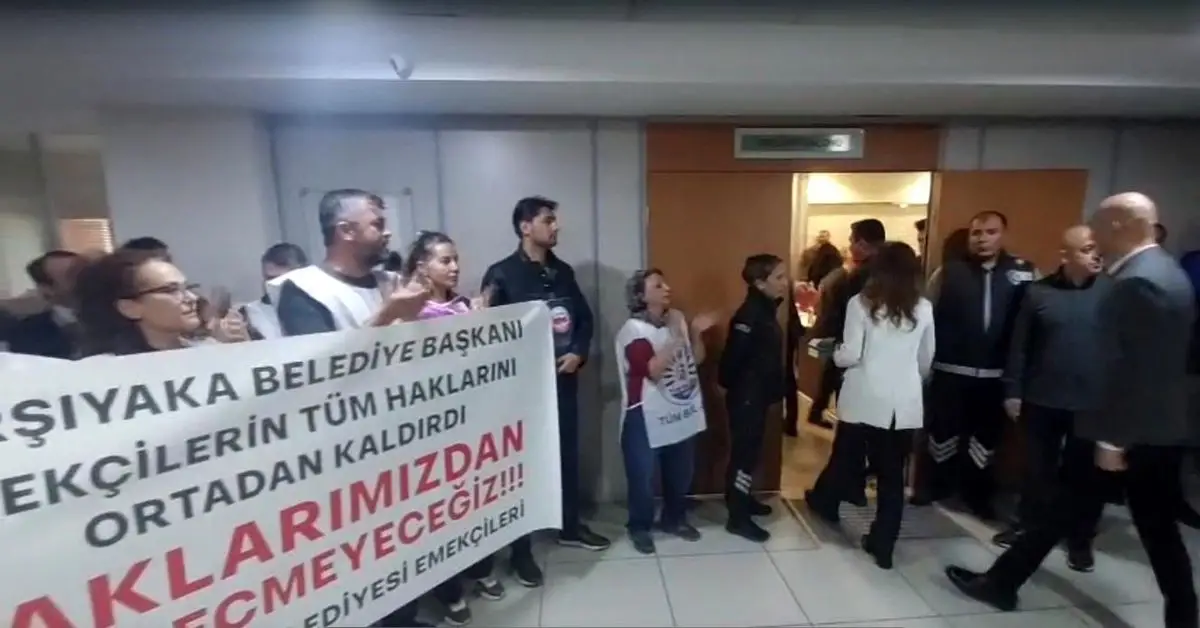 Karşıyaka Belediyesi Meclis Oturumunda Memur Protestosu: Başkan Ünsal’a Alkışlarla Karşılık