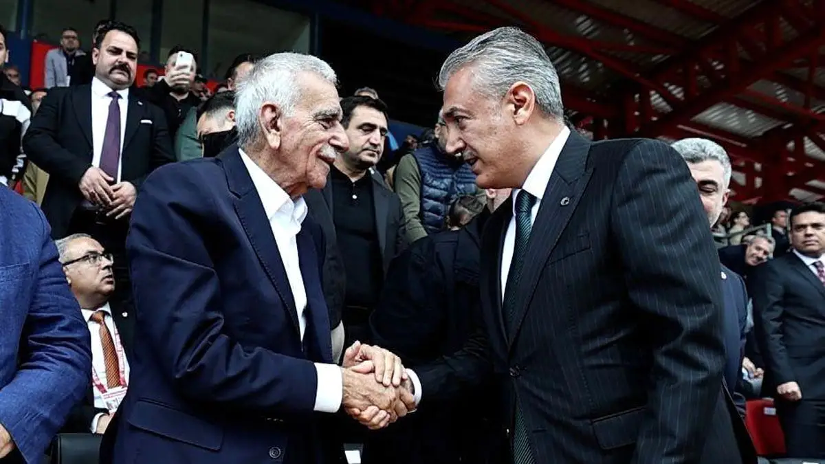 Mardin'de Vali Tuncay Akkoyun ve Eski Belediye Başkanı Ahmet Türk Play-Off Maçında Buluştu