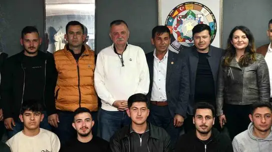 Yunusemre Belediye Başkanı Gençlerin Taleplerini Dinledi, Kırsalda Destek Projeleri Açıklandı