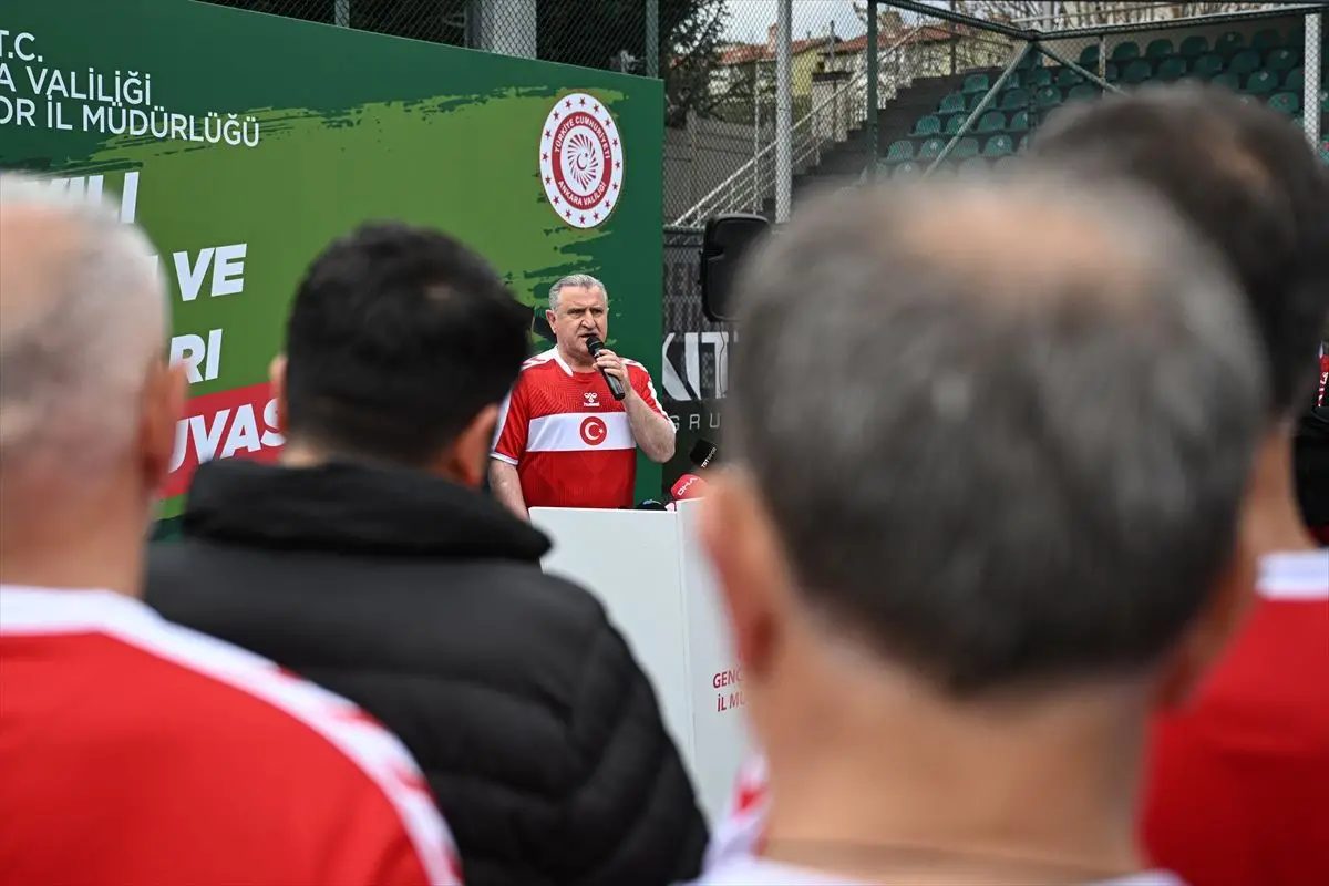 Gençlik ve Spor Bakanı Osman Aşkın Bak, Meclis Spor Maçında İki Gol Attı
