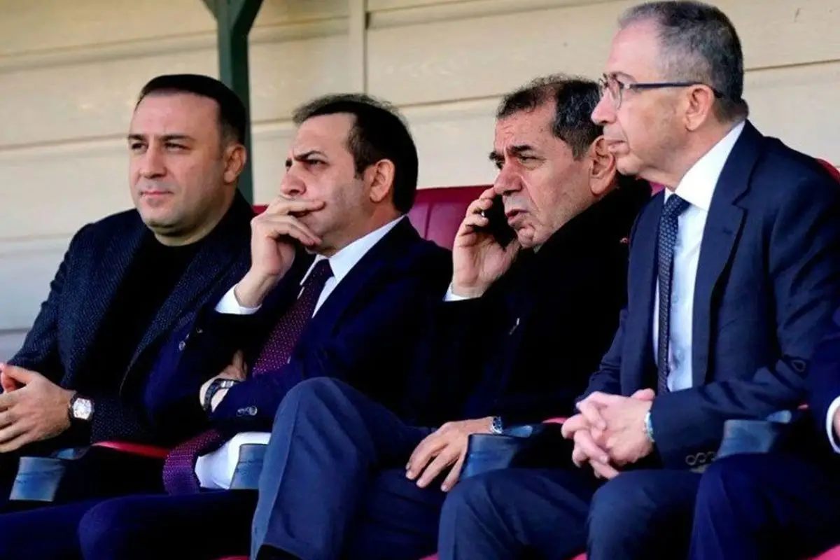 Galatasaray Başkanı Dursun Özbek'ten 4 İsim Ayrıldı: Yeni Sezon Listesi Açıklandı