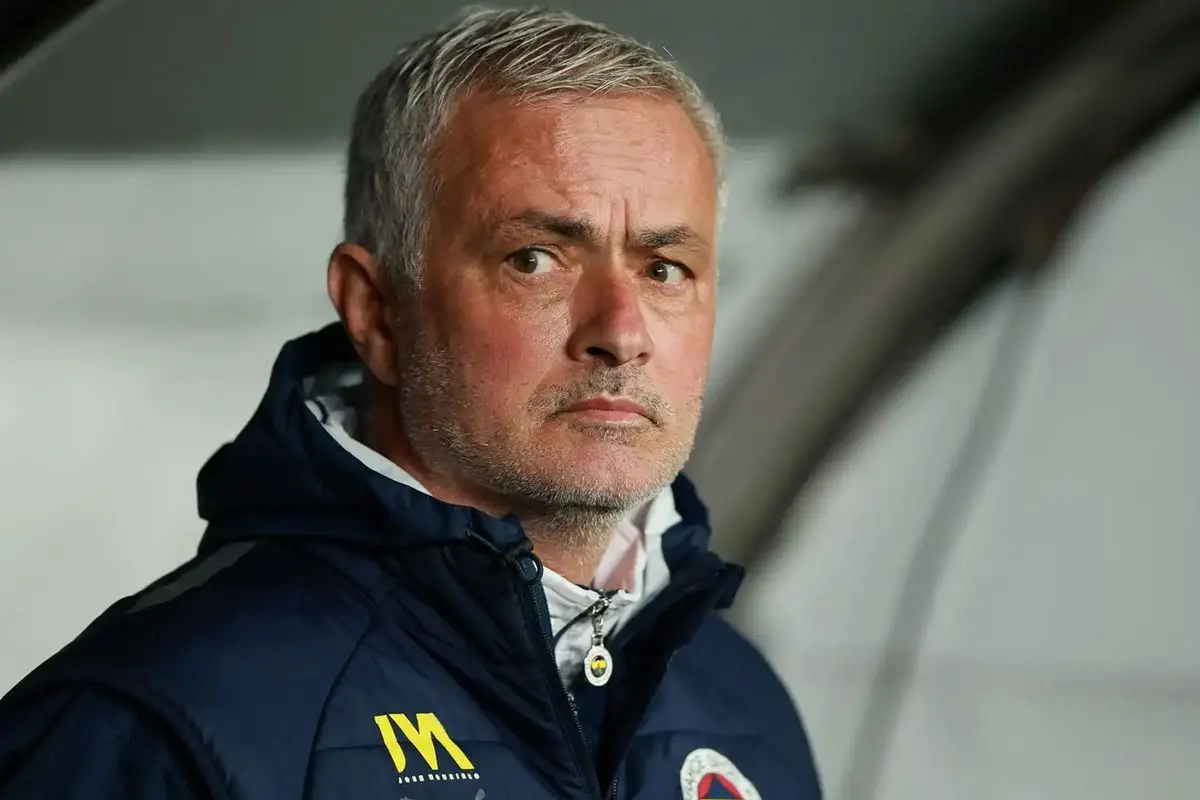 Mourinho’nun Benfica Şampiyonluk Serüveni: 10 Beraberlik Sonrası Portoya Yenik Düştü