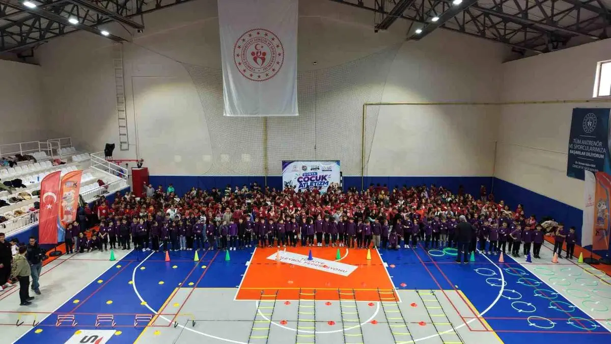 Karaman’da 1500 Çocuğa Atletizm Coşkusu: Dünya Çocuk Atletizm Günü Kutlandı