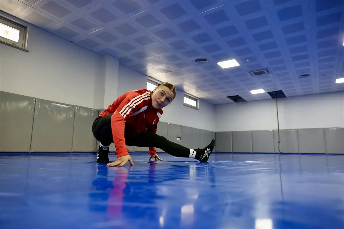 Beyza Nur Akkuş, Avrupa Güreş Şampiyonası'nda 65 kg'da Bronz Madalya Kazandı