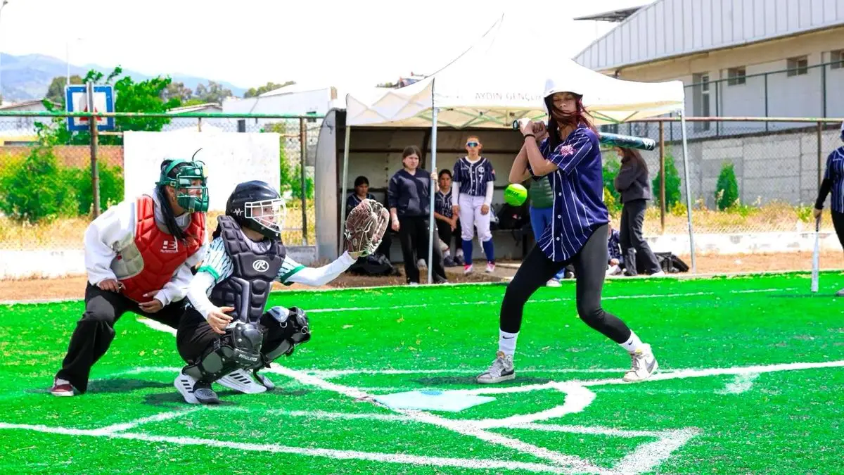 Aydın’da Softbol Küçükler‑Yıldızlar (Kız) Türkiye Şampiyonası Coşkusu Başladı