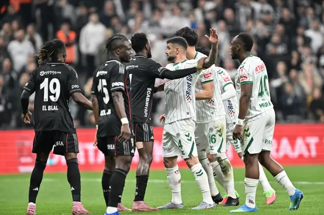 Konyaspor oyuncuları sevinç içinde