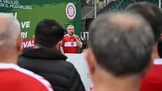 Gençlik ve Spor Bakanı Osman Aşkın Bak, Meclis Spor Maçında İki Gol Attı