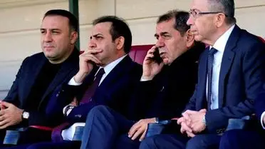 Galatasaray Başkanı Dursun Özbek'ten 4 İsim Ayrıldı: Yeni Sezon Listesi Açıklandı