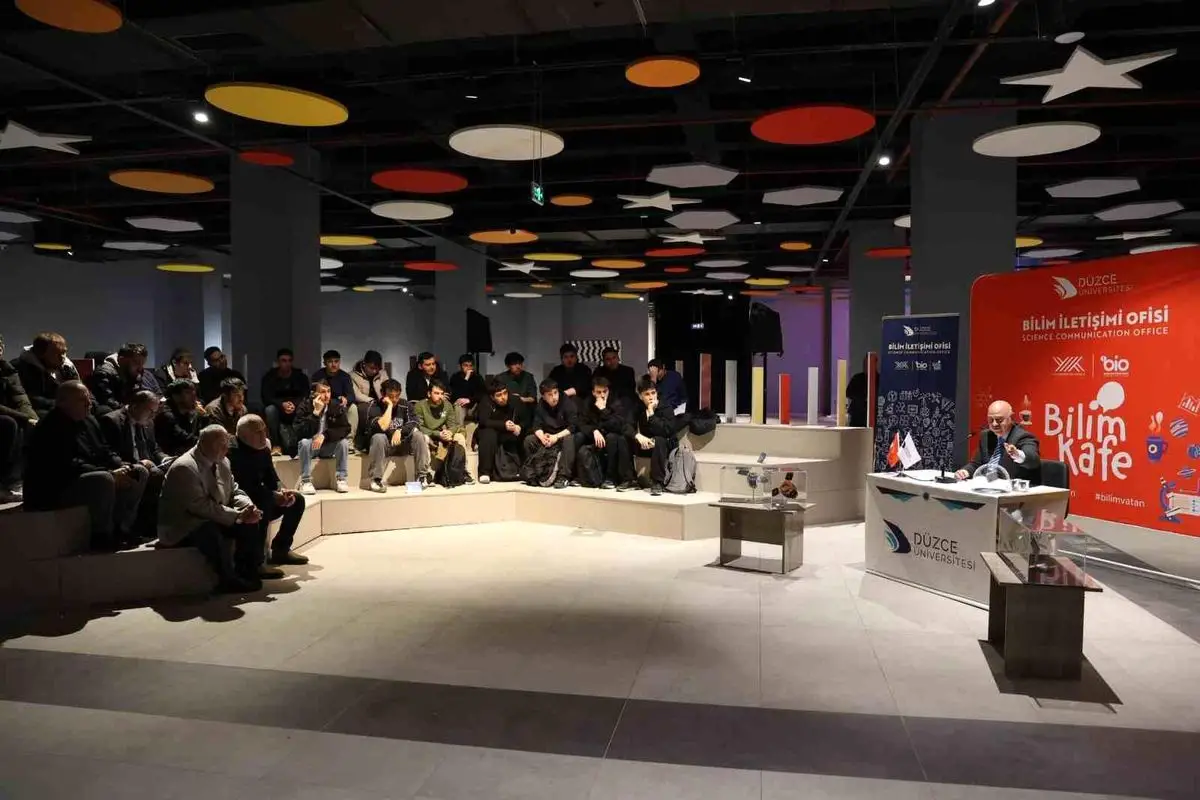 Düzce Üniversitesi'nde Uzay ve Uydu Teknolojileri Bilim Kafesi