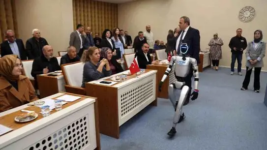 Canik Belediyesi’ne İlk Kayıtlı Robot Katıldı: CANİKMAN Mecliste Çalışıyor