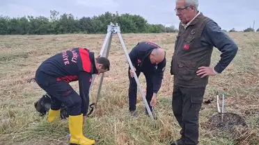 Kurtarılan tilkinin suyun dışına çıkışı