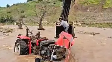 Kilis’te Traktörle Suyun İçinde Kalan Vatandaş Kurtarıldı