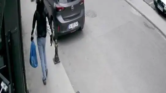 Ümraniye Otoparkında 2 Kilo Altın ve 60 Bin Euro Çalan Dörtlü Yakalandı