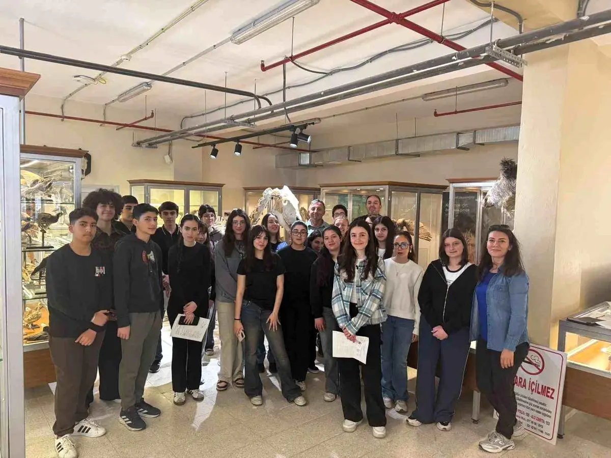 Eskişehir Bilim Olimpiyatları’nda Biyoloji Öğrencileri Zooloji Müzesi’ni Keşfediyor