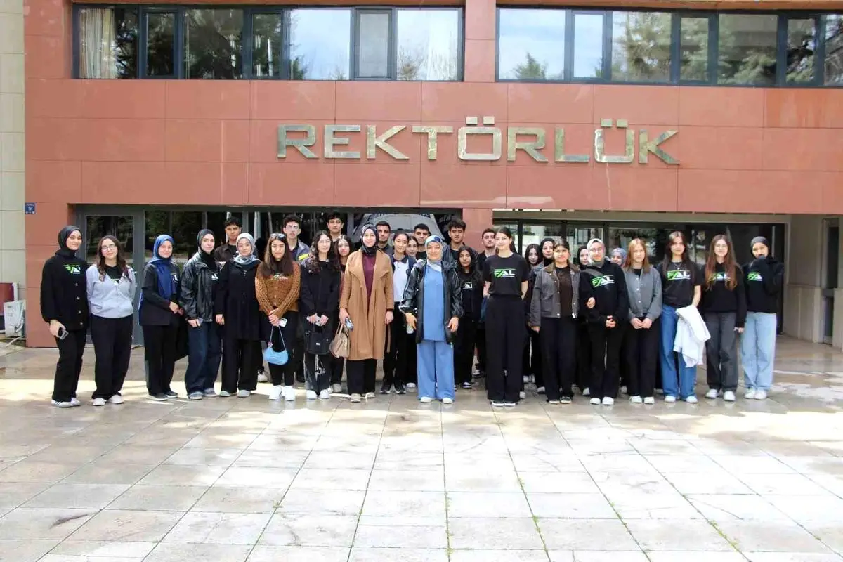 Fırat Üniversitesi Lise Öğrencilerine Açık Kapı Günleriyle Kampüsünü Tanıttı