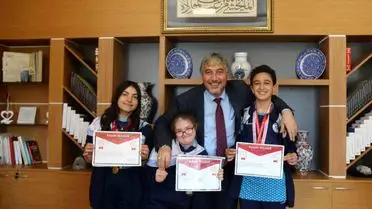Kütahya’da Milli Eğitim Müdürü Mustafa Yılmaz, Özel Sporcuların Şampiyonluklarını Kutladı