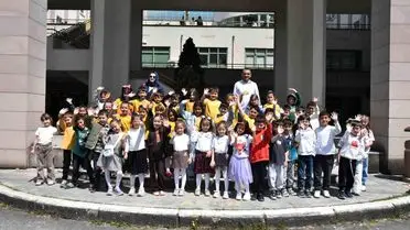 Öğrenciler doğa yürüyüşü sırasında