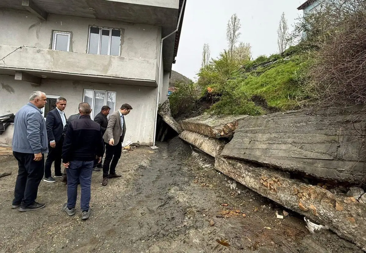 Tokat’ta Şiddetli Sağanak Sonrası İstinat Duvarı Çöktü: Almus’ta Hasar Tespiti Sürüyor