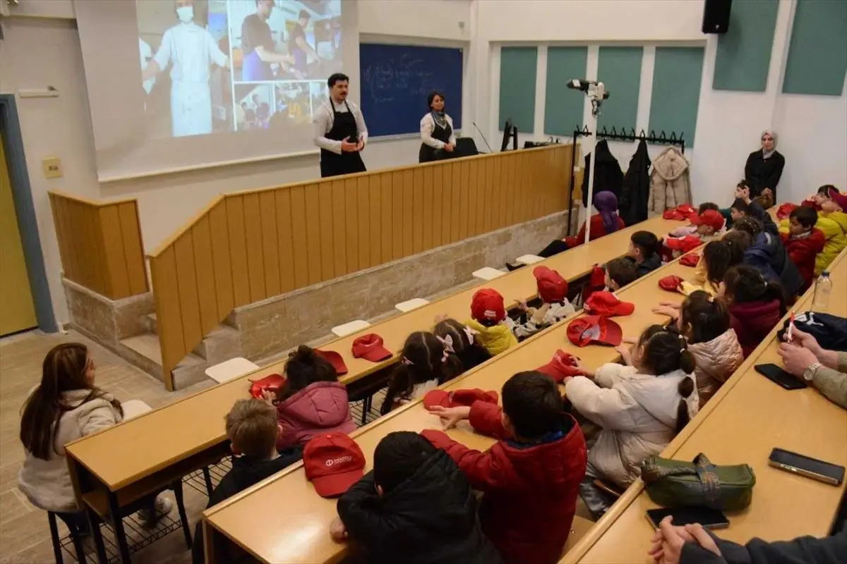 Anadolu Üniversitesi'nde Çocuklar Gastronomi Atölyesiyle Tanıştı
