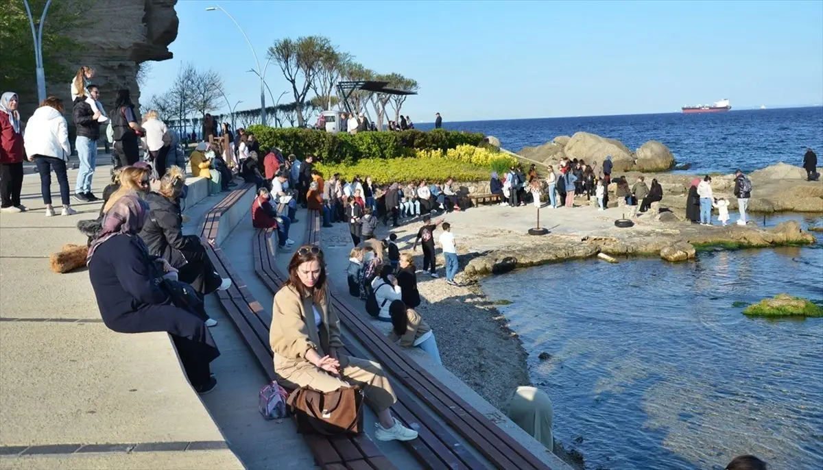 Gelibolu’da Köy Yollarına 20 km Sıcak Asfalt Döşendi